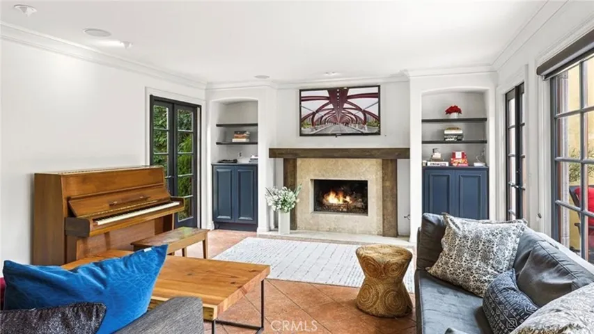 486 Locust Street, Laguna Beach, California 92651