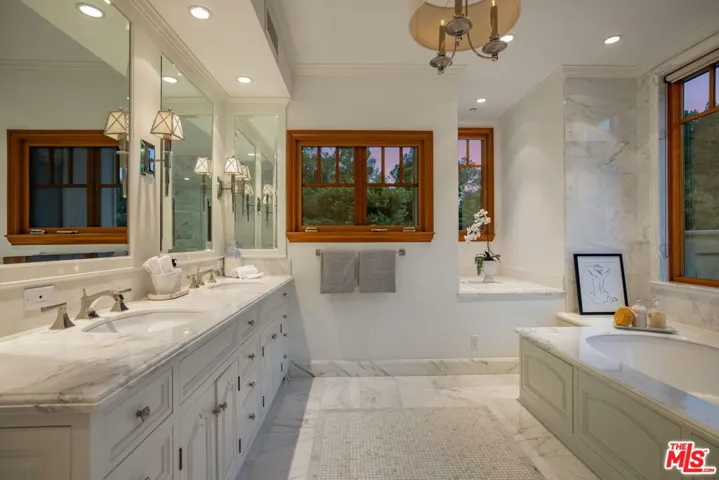 850 Stone Canyon Road, Los Angeles, California 90077