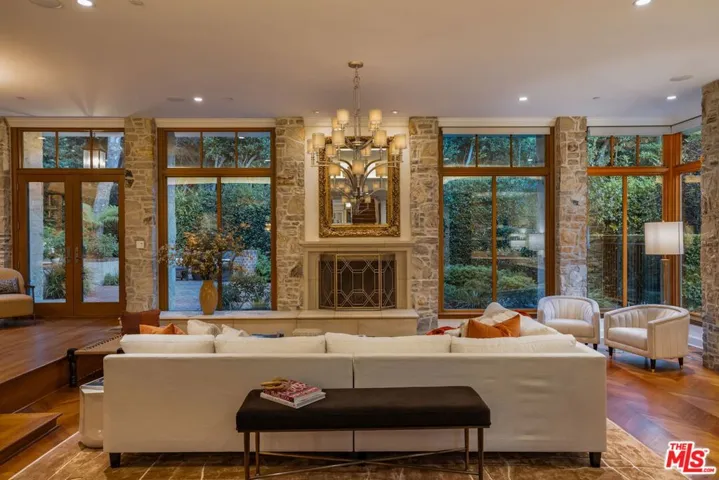 850 Stone Canyon Road, Los Angeles, California 90077