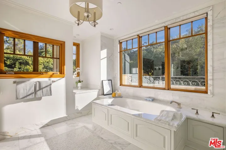 850 Stone Canyon Road, Los Angeles, California 90077