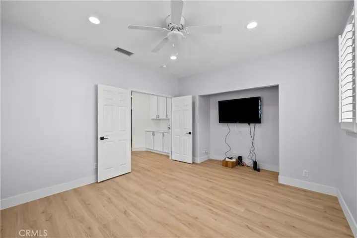 Large bonus room