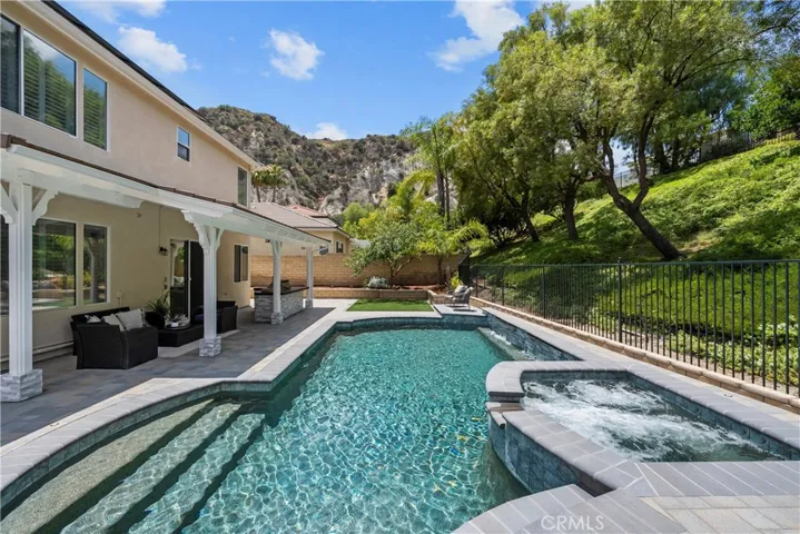 25415 Thoreau Way, Stevenson Ranch, California 91381