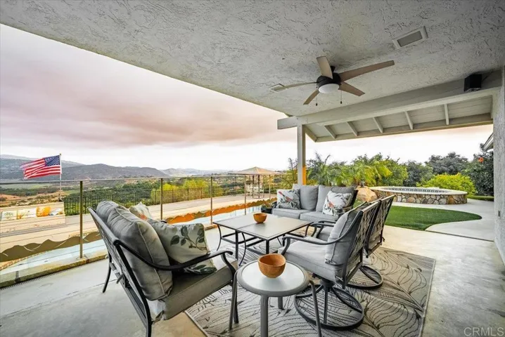 2275 Via Cascabel, Escondido, California 92027