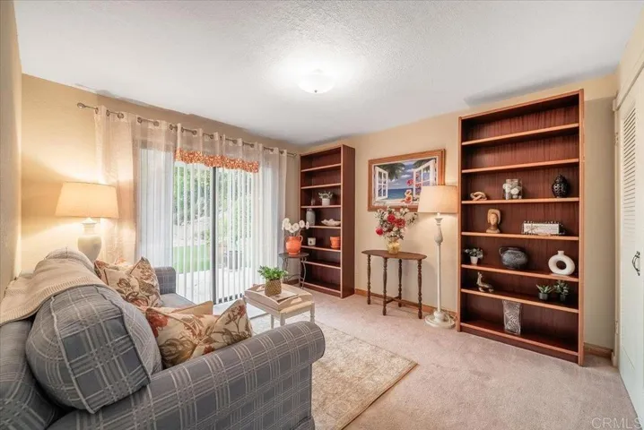 2275 Via Cascabel, Escondido, California 92027