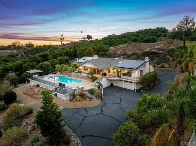 2275 Via Cascabel, Escondido, California 92027