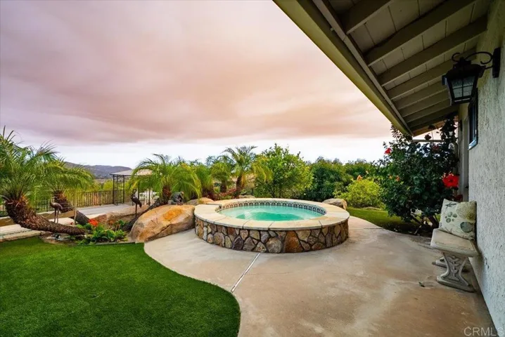 2275 Via Cascabel, Escondido, California 92027