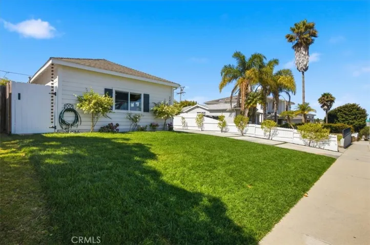 2420 Robinson Street, Redondo Beach, California 90278