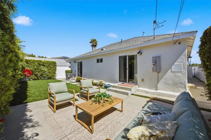 2420 Robinson Street, Redondo Beach, California 90278