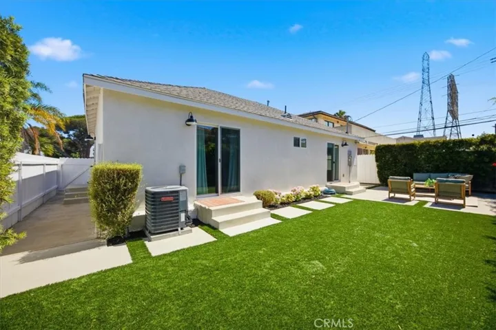 2420 Robinson Street, Redondo Beach, California 90278