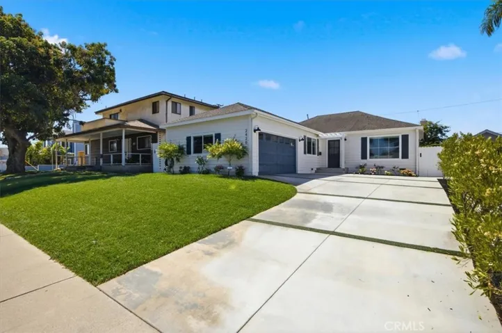 2420 Robinson Street, Redondo Beach, California 90278