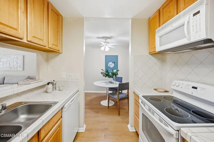 12-web-or-mls-4900_Overland_Ave-12