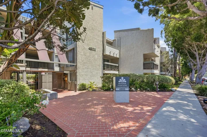 29-web-or-mls-4900_Overland_Ave-29