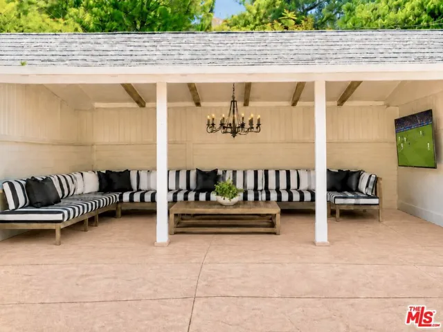 1627 Arbor Drive, Glendale, California 91202