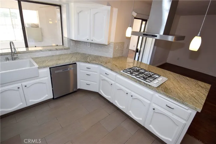 13253 Pocono, Apple Valley, California 92308