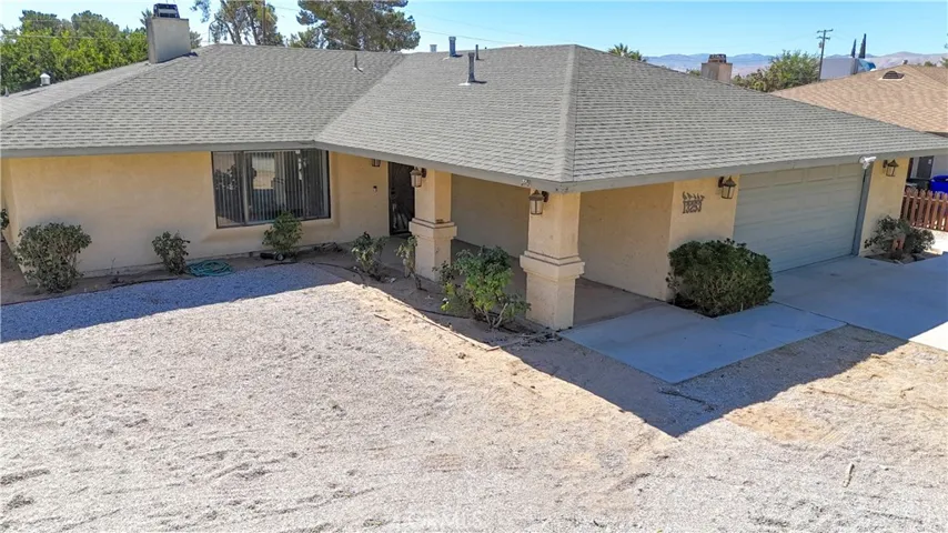 13253 Pocono, Apple Valley, California 92308