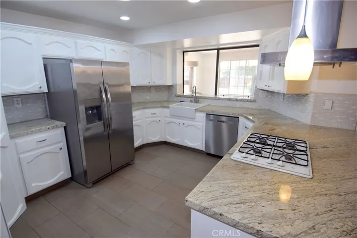 13253 Pocono, Apple Valley, California 92308