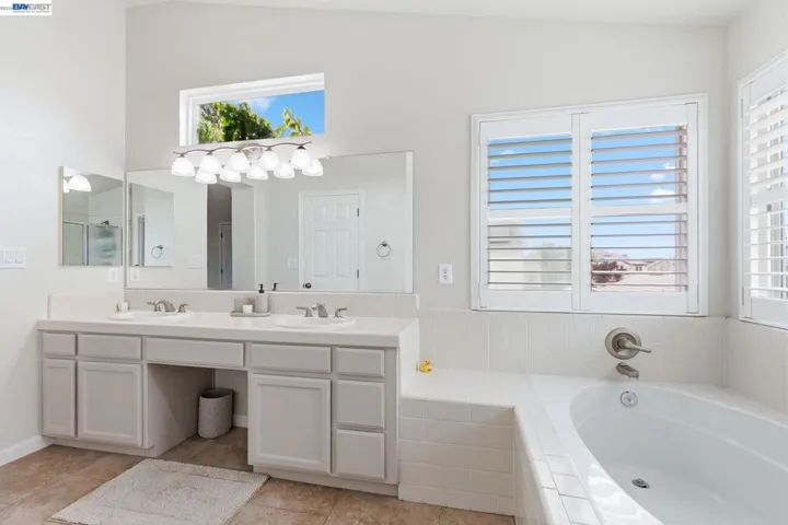 763 Grafton St, Manteca, California 95337