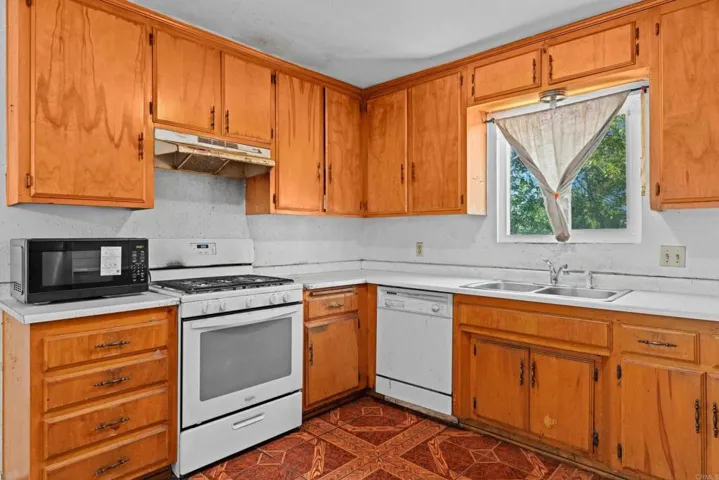 3024 W Wilson Street, Banning, California 92220