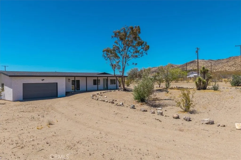 2670 N Sage Avenue, Landers, California 92285 — photo 5