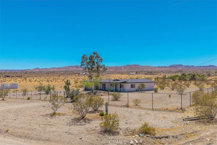 2670 N Sage Avenue, Landers, California 92285