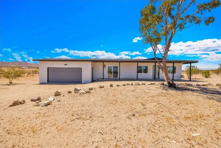 2670 N Sage Avenue, Landers, California 92285