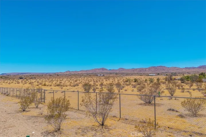 2670 N Sage Avenue, Landers, California 92285