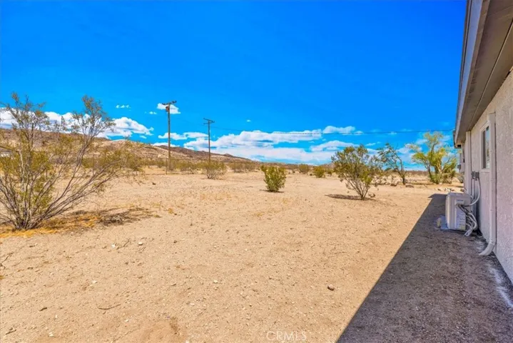 2670 N Sage Avenue, Landers, California 92285