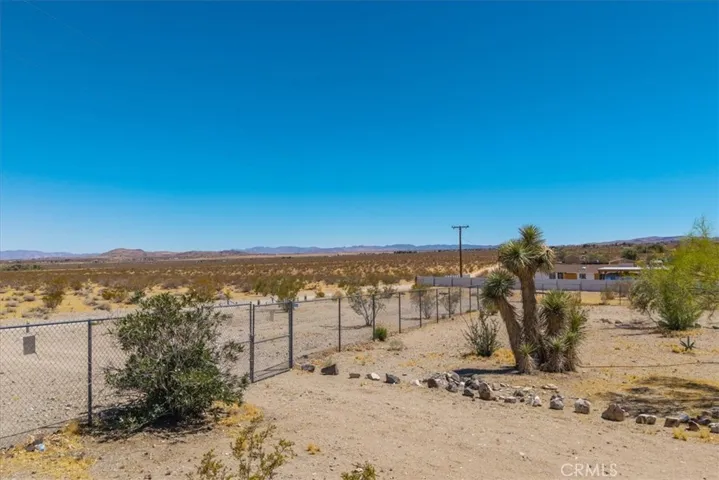 2670 N Sage Avenue, Landers, California 92285