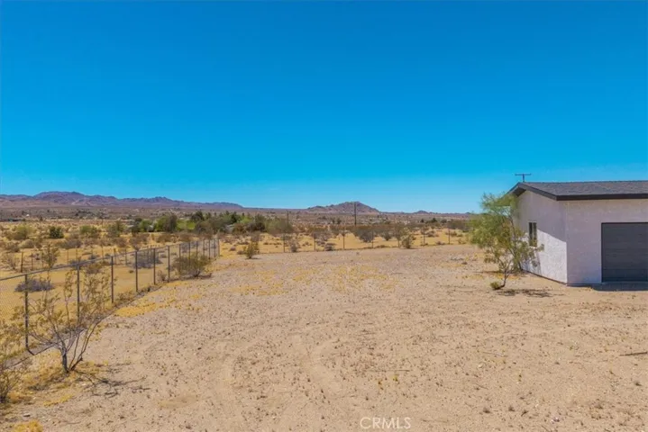 2670 N Sage Avenue, Landers, California 92285