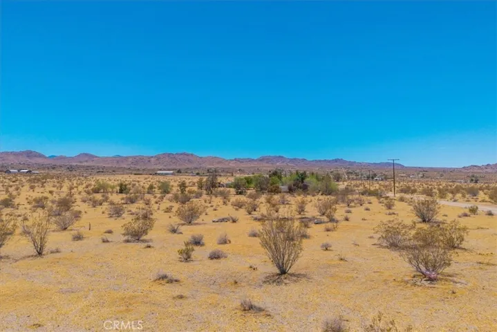 2670 N Sage Avenue, Landers, California 92285