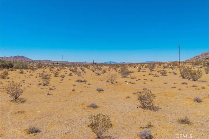2670 N Sage Avenue, Landers, California 92285