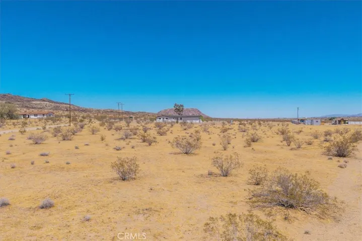 2670 N Sage Avenue, Landers, California 92285
