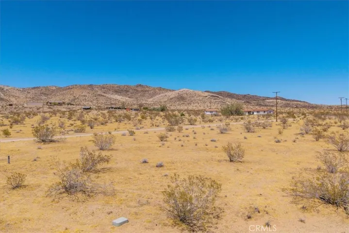 2670 N Sage Avenue, Landers, California 92285