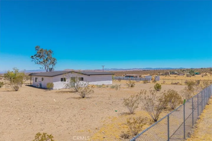 2670 N Sage Avenue, Landers, California 92285