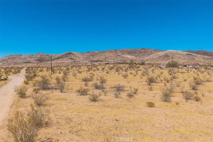 2670 N Sage Avenue, Landers, California 92285
