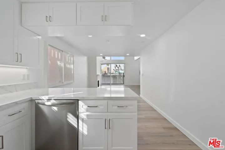 122 Buccaneer Street 3, Marina Del Rey, California 90292