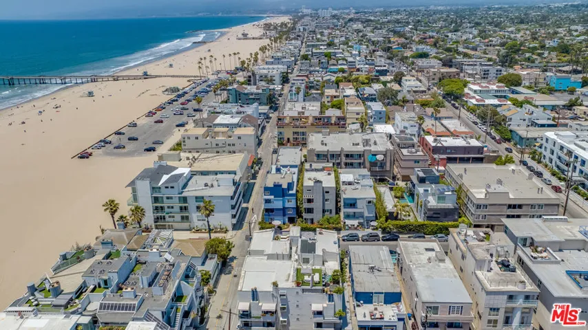122 Buccaneer Street 3, Marina Del Rey, California 90292