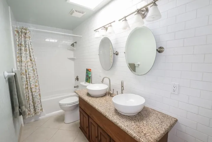 142 Sir Francis Court, Capitola, California 95010