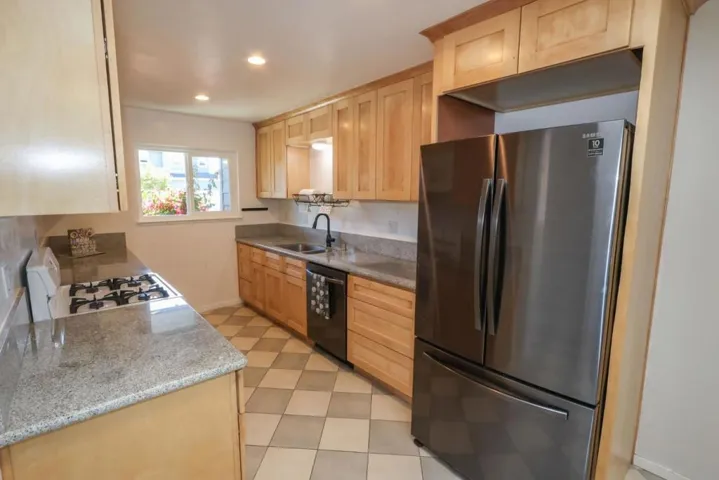 142 Sir Francis Court, Capitola, California 95010