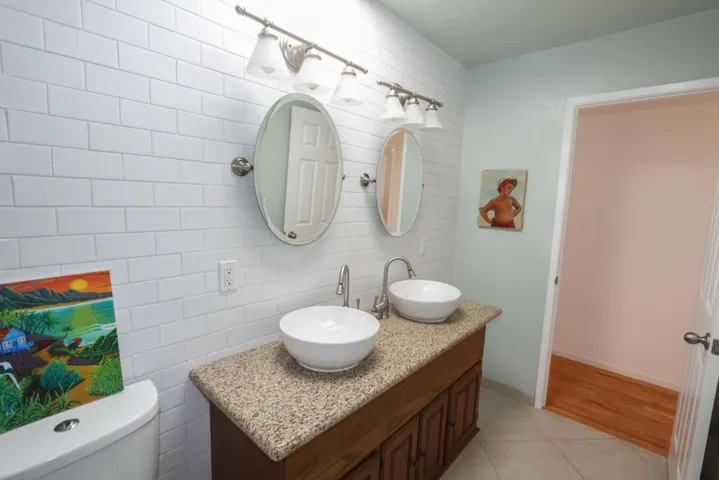 142 Sir Francis Court, Capitola, California 95010