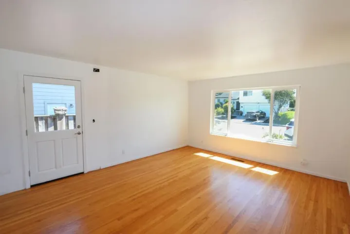 142 Sir Francis Court, Capitola, California 95010