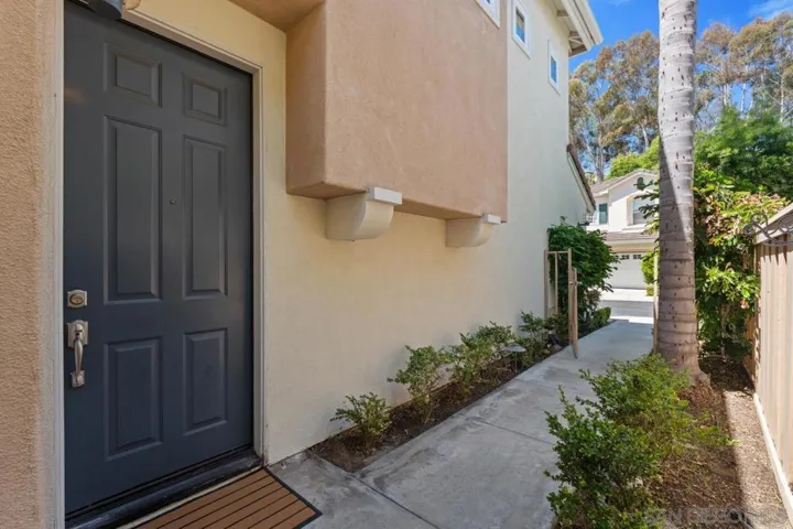 13051 Camino Bautizo, San Diego, California 92130