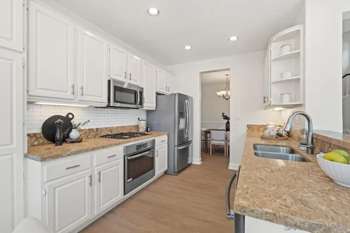 13051 Camino Bautizo, San Diego, California 92130