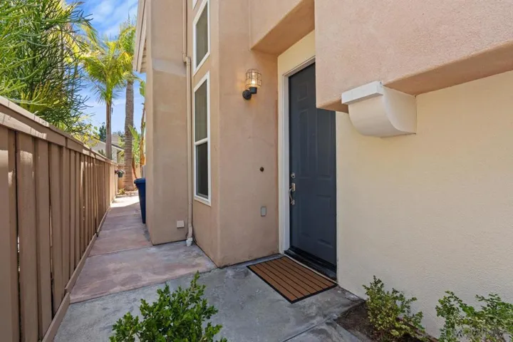13051 Camino Bautizo, San Diego, California 92130