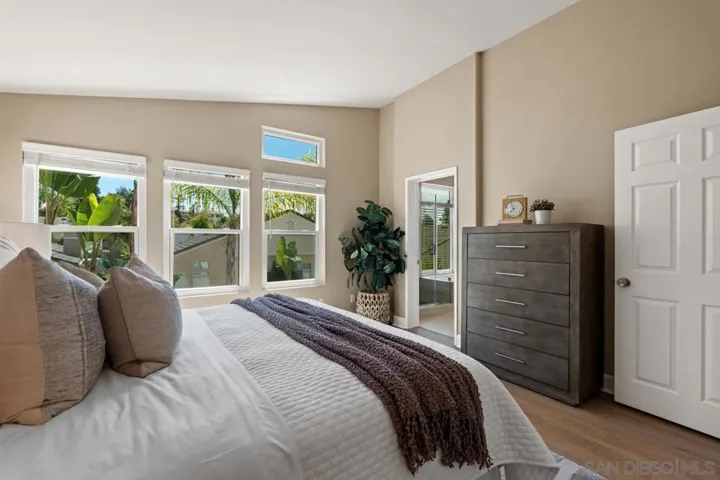 13051 Camino Bautizo, San Diego, California 92130