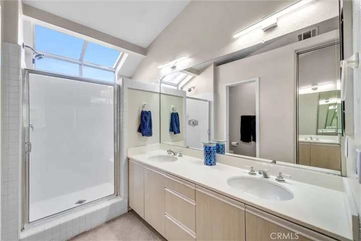 Natural light in Primary 1 bathroom