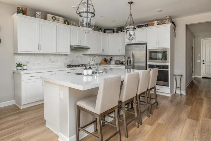 2054 Bruno Place, Escondido, California 92026