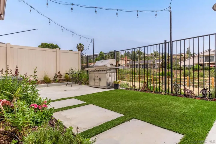 2054 Bruno Place, Escondido, California 92026