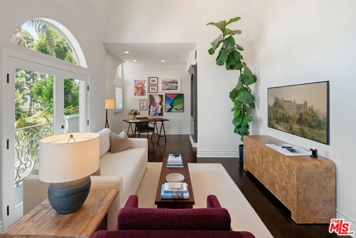 11690 Montana Avenue Ph301, Los Angeles, California 90049