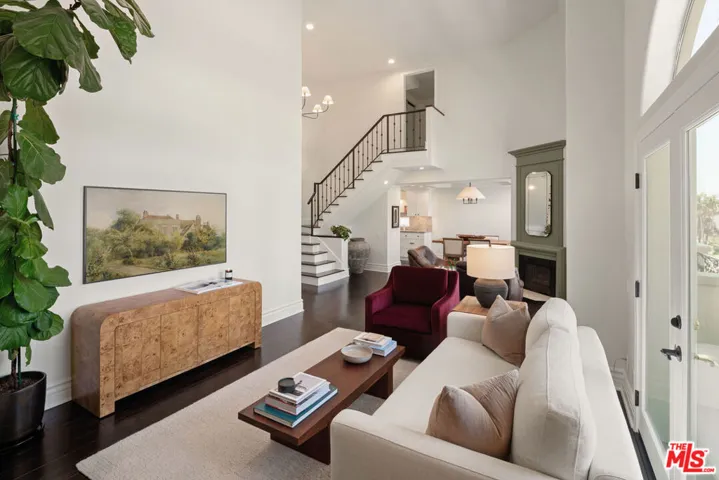 11690 Montana Avenue Ph301, Los Angeles, California 90049